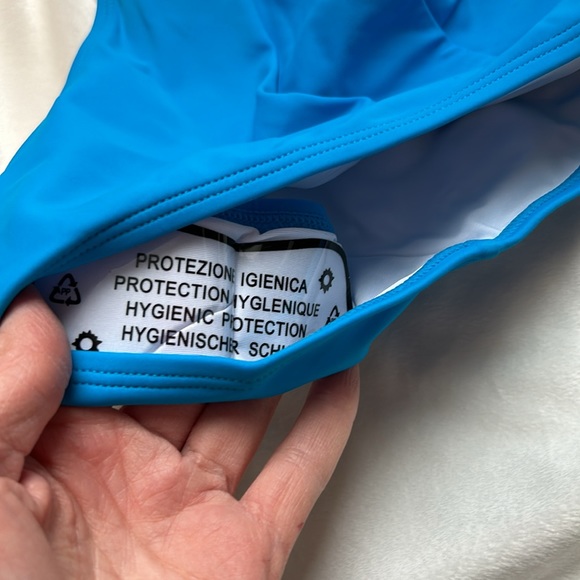 NWT HALARA Crossover bikini bottom - Picture 3 of 8